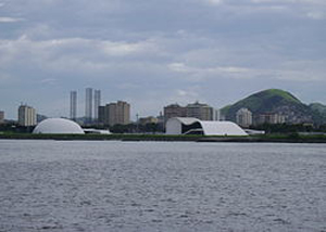 Caminho Niemeyer em Niterói